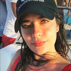 Meet your Posher, Alejandra